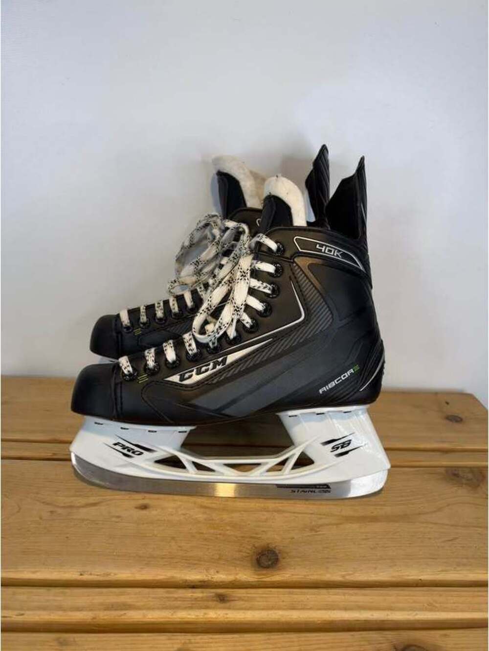 CCM Ribcor 40K Ice Hockey Skates Size 6 D Senior US 7.5 Shoe EUR 40